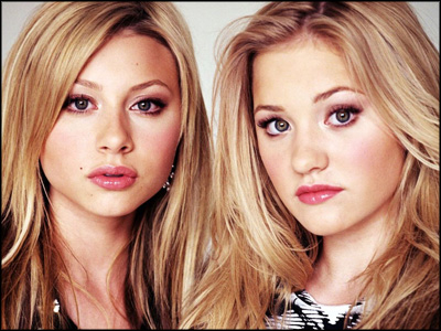 Aly and AJ Michalka Free Screensaver