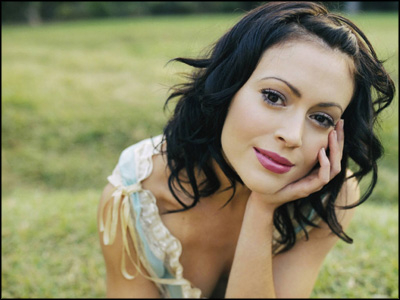 Alyssa Milano 1 Free Screensaver