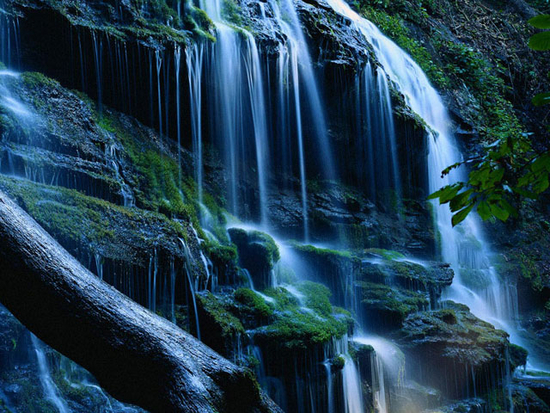 Free Living Waterfall Screensaver